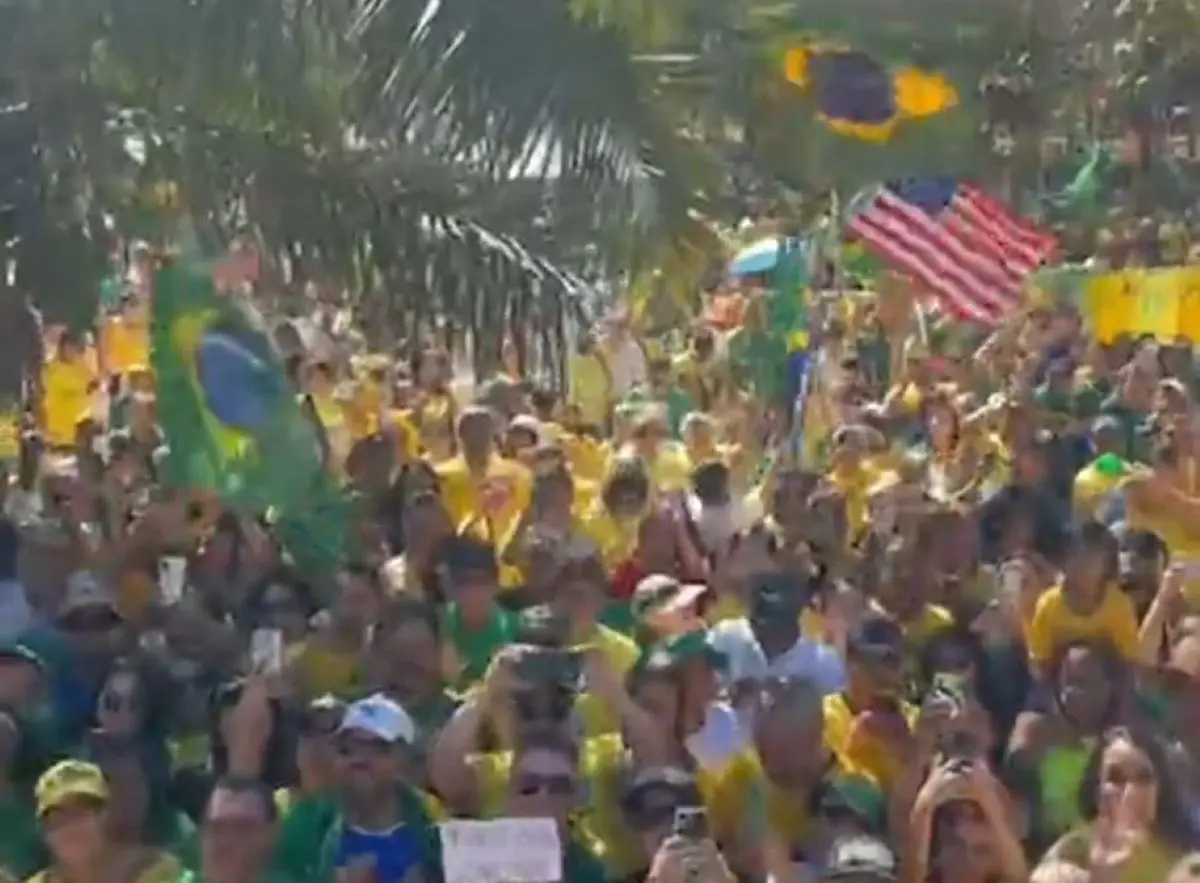 Manifestantes na Tamandaré pediram anistia a Bolsonaro e levaram também bandeira dos EUA Foto reprodução redes sociais