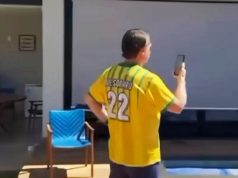 Vídeo foi exibido por Flávio e compartilhado por outros mostrando participação do ex presidente Foto reprodução redes sociais