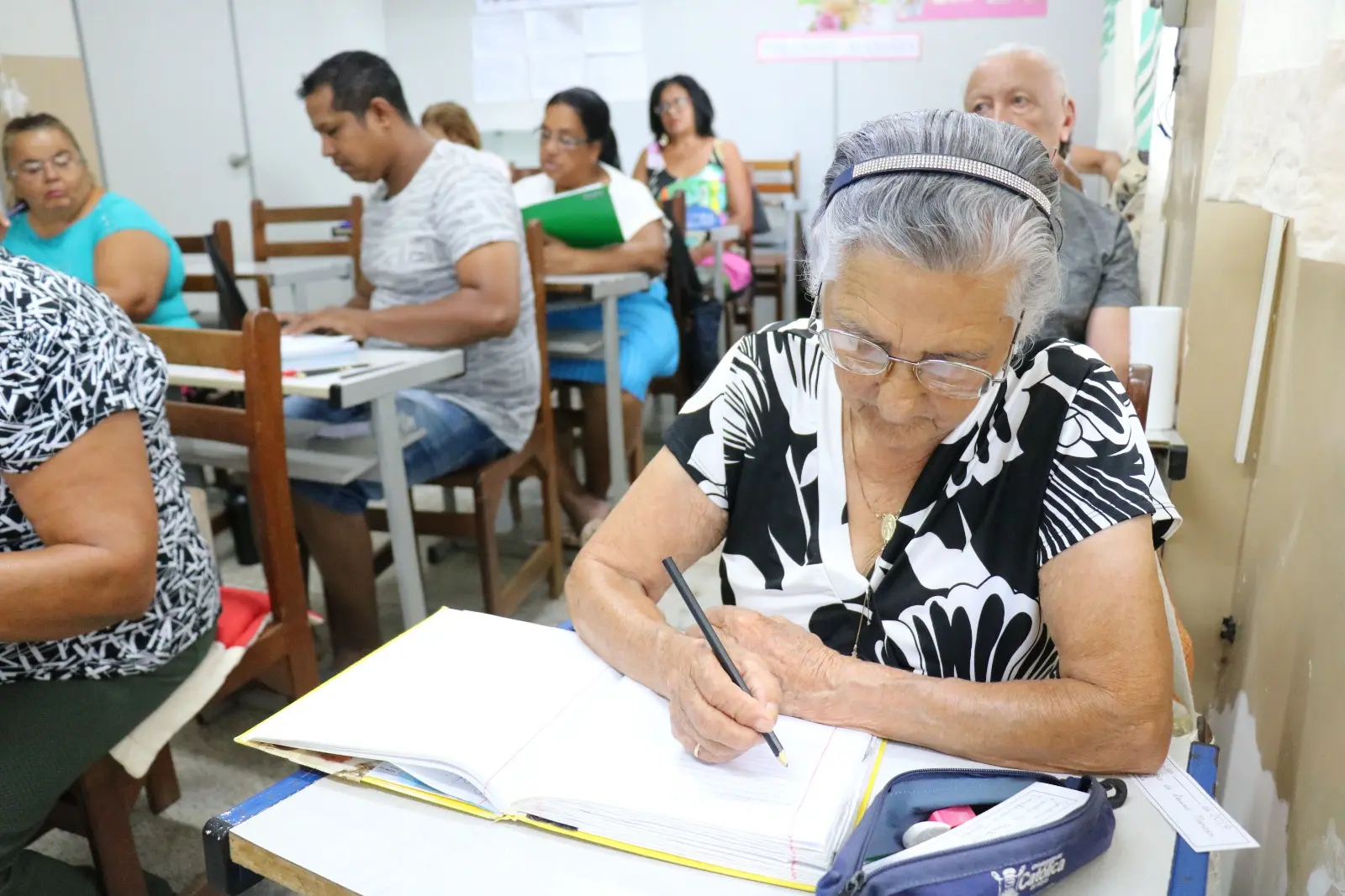 Saiba como se matricular na EJA em Goiânia e retomar os estudos com apoio da Prefeitura