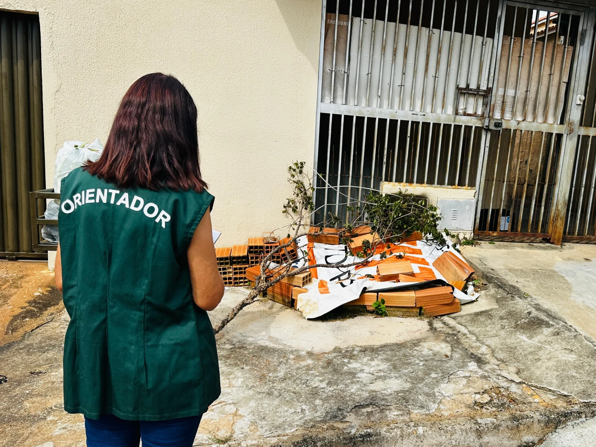 Limpeza e manutenção de calçadas são dever do morador alerta Comurg