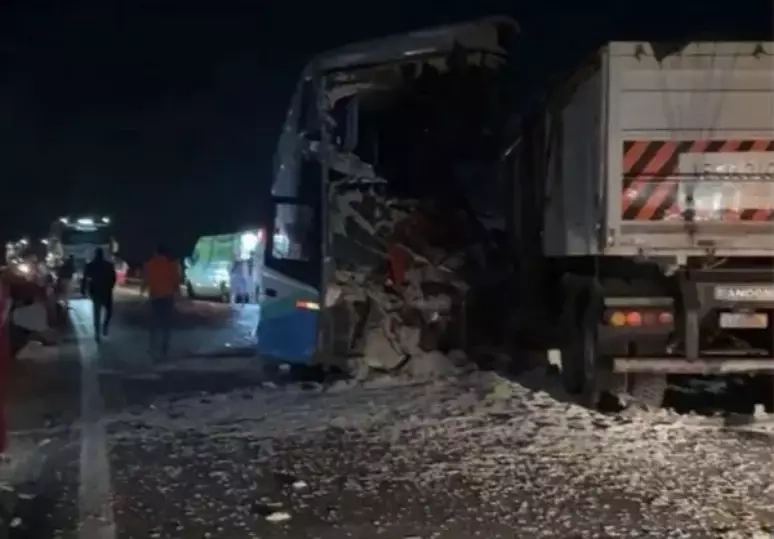 Acidente causou a morte de 11 e deixou 46 pessoas feridas Foto reprodução redes sociais