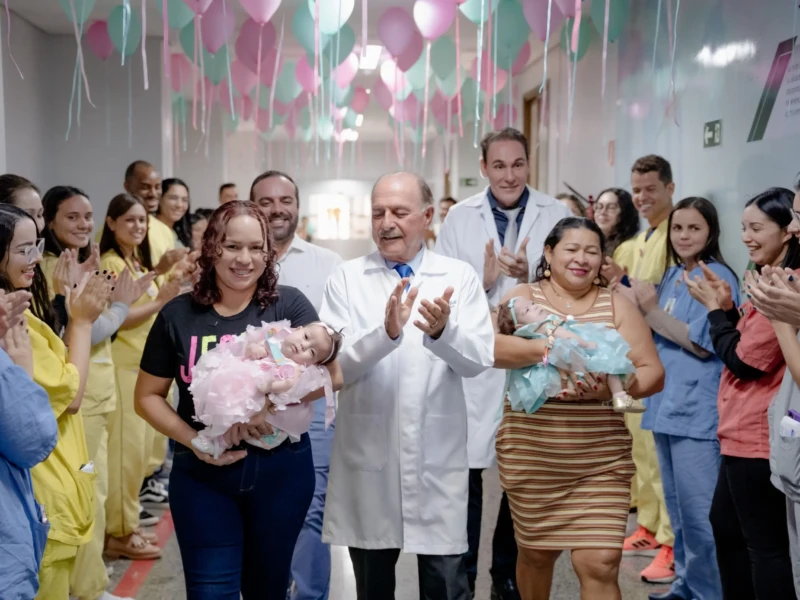 Gêmeas siamesas de Manaus são separadas com sucesso no Hecad e recebem alta após 107 dias de internação