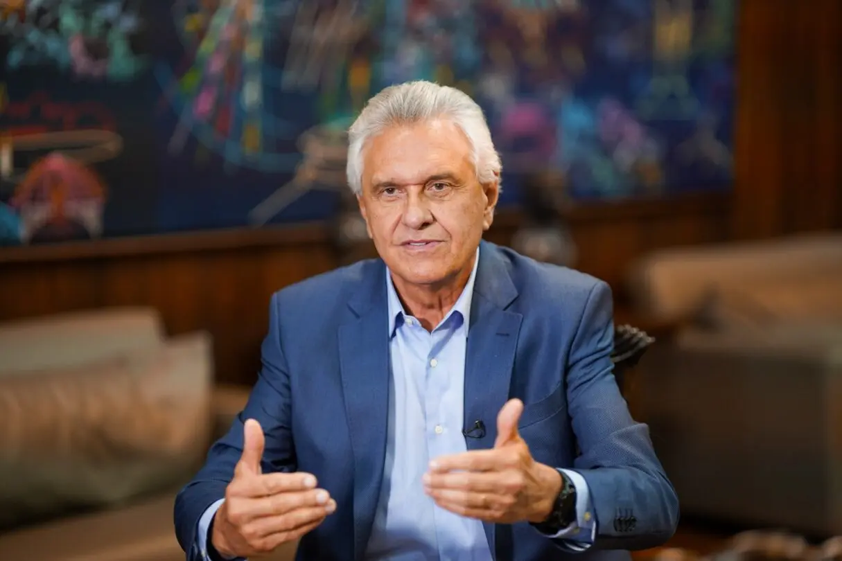 Governador-Ronaldo-Caiado_Secom-1-1215x810