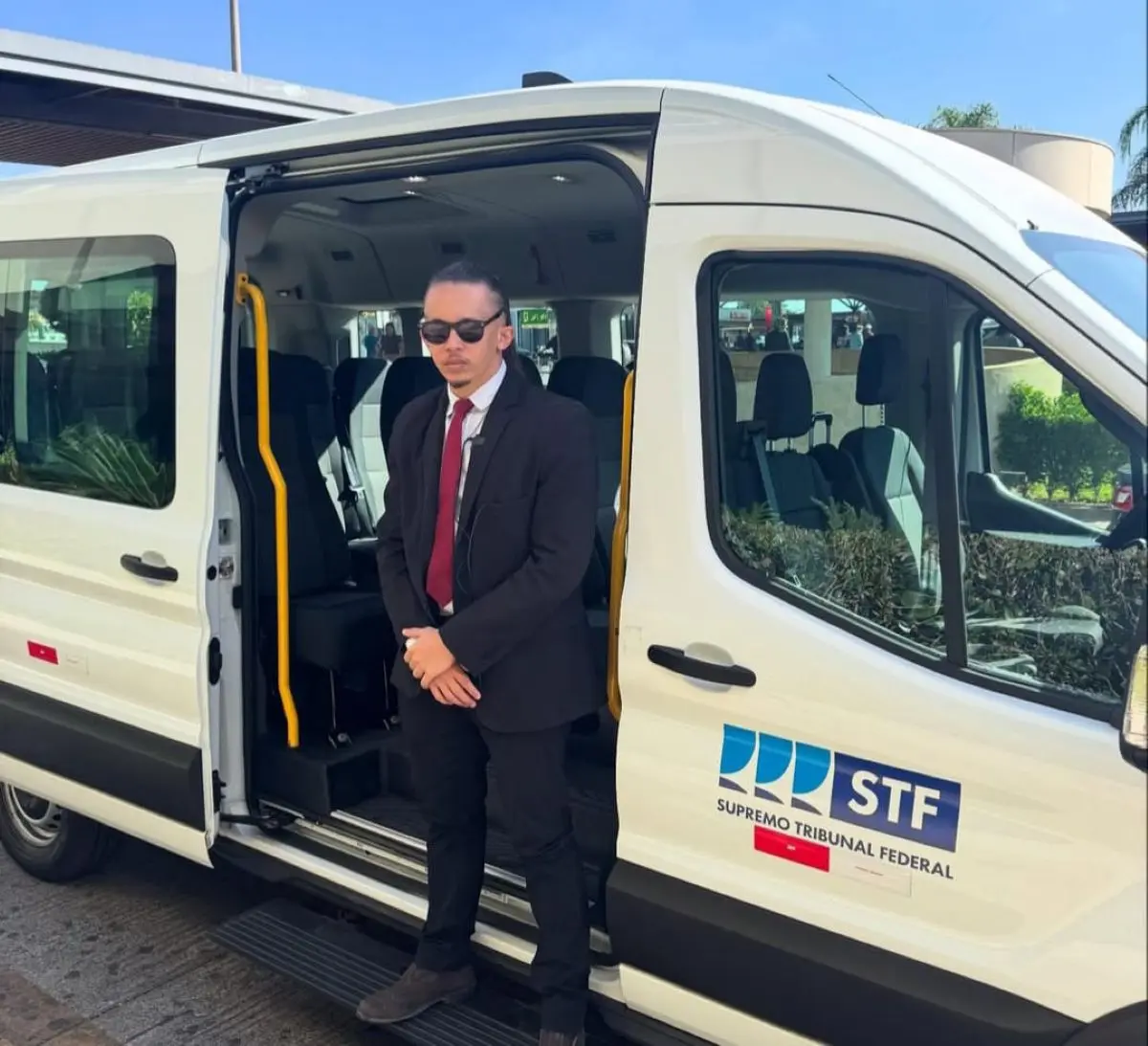 Humorista advogado de Moraes e outros 24 influenciadores são os convidados do STF Foto reprodução redes sociais