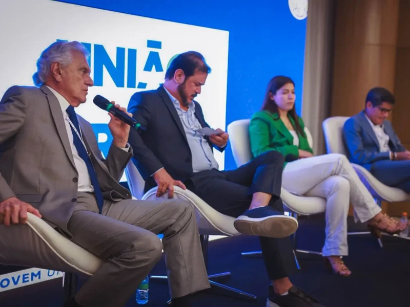 “O político de rede social é temporário”, alerta Caiado a jovens do União Brasil