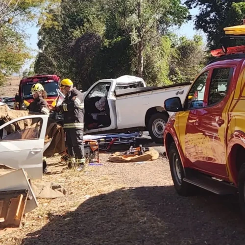 Grave acidente na GO-215 deixa três mortos e dois feridos na zona rural de Pontalina