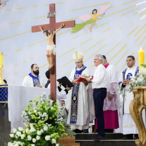 Caiado-na-Romaria-do-Muquem_Secom-1215x810