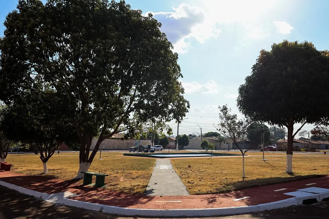 Prefeitura de Trindade revitaliza Praça José Paulo Ananias com iluminação moderna e mais segurança