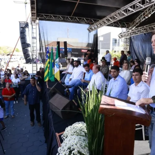 Daniel Vilela fez o anúncio da obra na festa de aniversário de Vianópolis Foto André Costa
