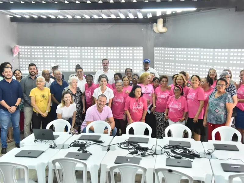 Saiba como a Prefeitura de Aparecida tem ajudado idosos a entrar no mundo digital