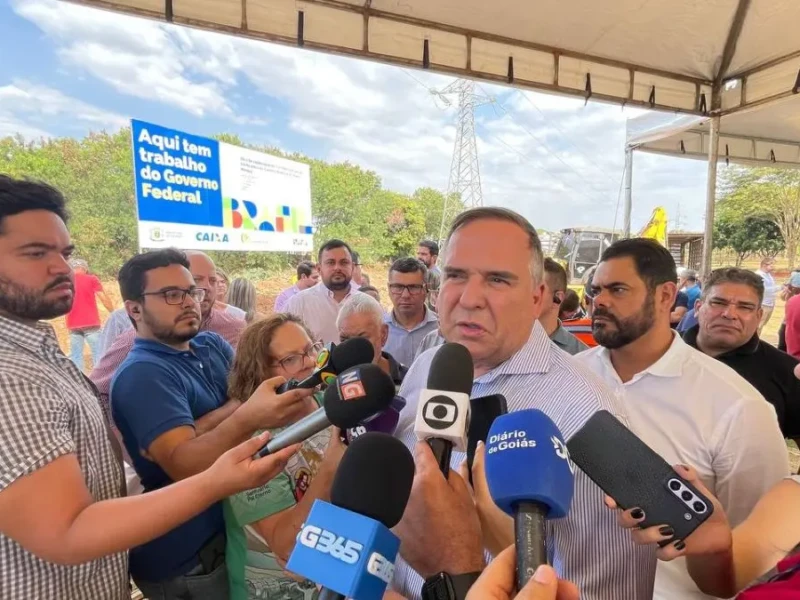 Mabel lança obra de canalização do Cascavel Foto Secom Goiânia