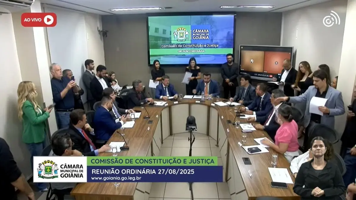 CCJ derruba taxa do lixo que agora precisa de aval do Plenário Foto reprodução Tv Câmara de Goiânia