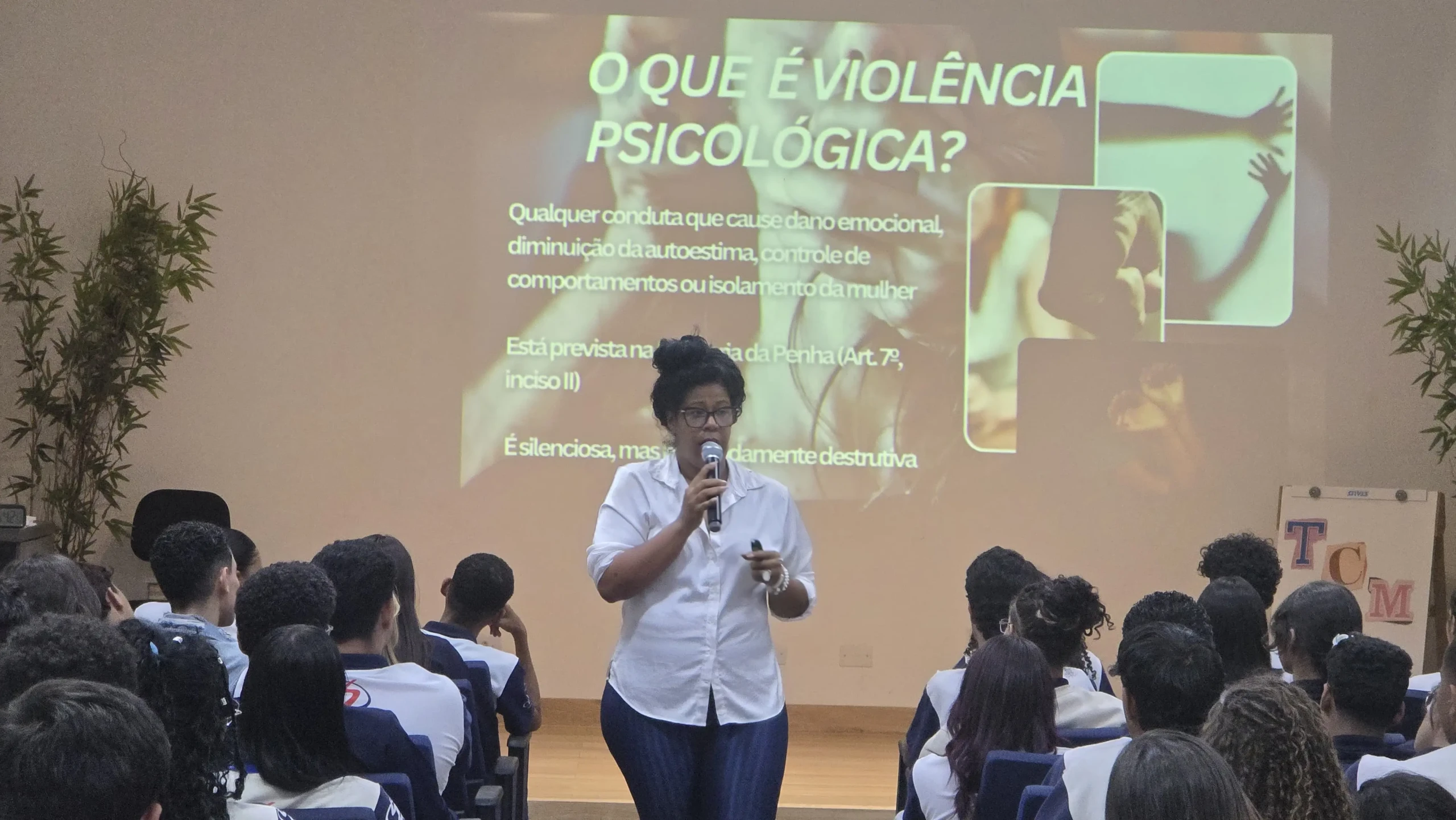 Jornalista conta história de violência psicológica e transforma dor em conscientização no Agosto Lilá (2)