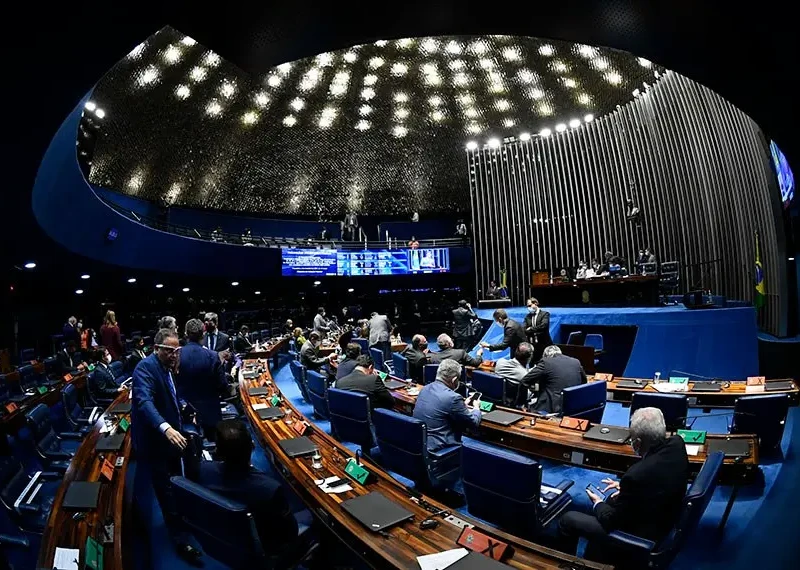 Aprovado “ECA Digital” no Senado para a proteção de crianças e adolescentes na internet