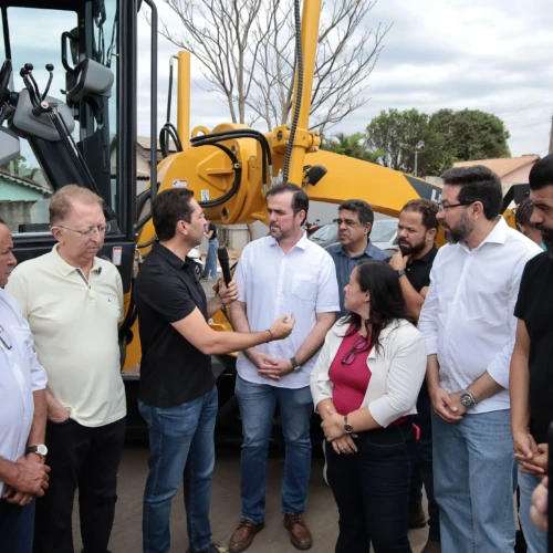 entrega de novo maquinário em Aparecida. Foto: Rodrigo Estrela