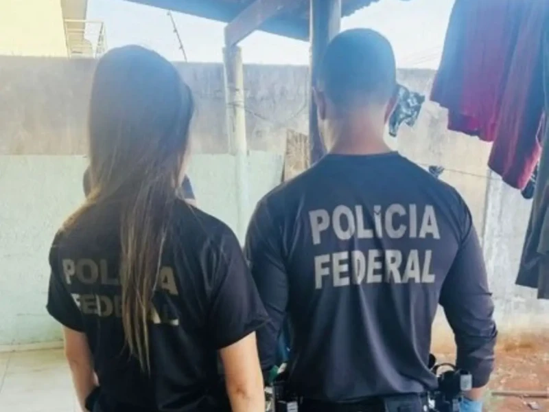 Agentes da PF fizeram a prisão após constatar o material sobre o abuso Foto divulgação PF