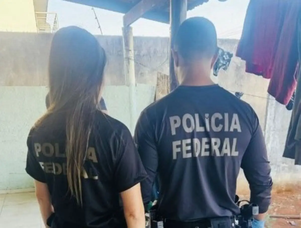 Agentes da PF fizeram a prisão após constatar o material sobre o abuso Foto divulgação PF