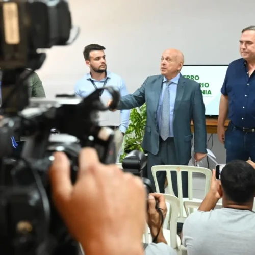 Desembargador Maurício Porfírio faz inspeção no aterro Foto Alex Malheiros Secom Goiânia