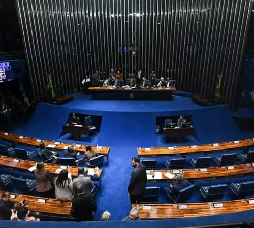 Senado aprova PEC que muda regras de precatórios e dívidas estaduais