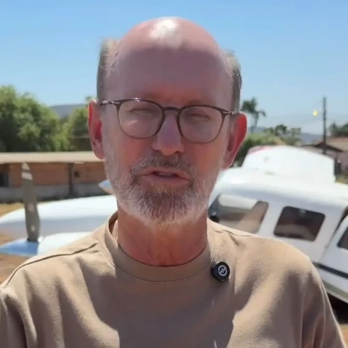 Avião com deputado Carlos Avallone faz pouso de emergência em Goiás