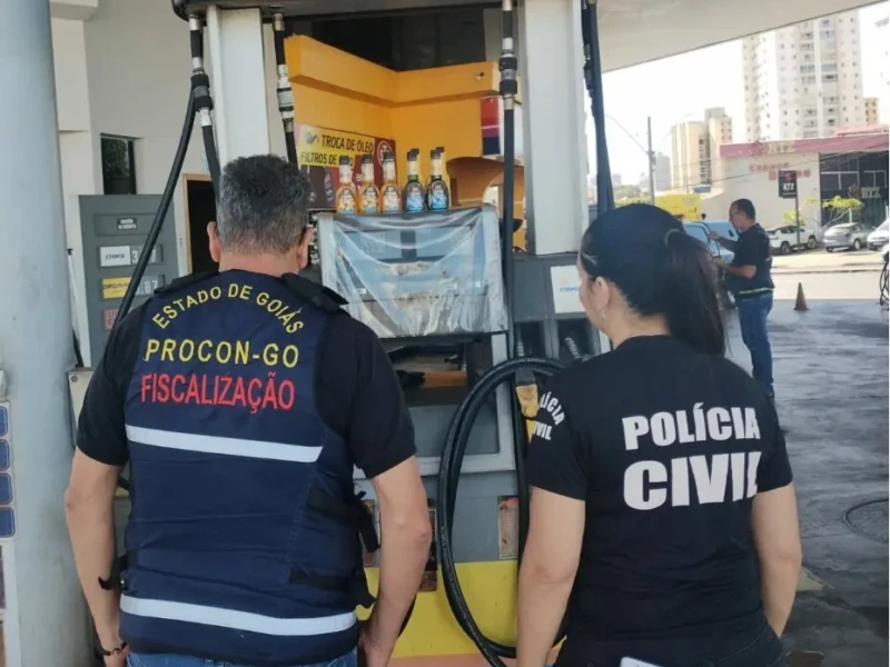 Operacao-Olho-Vivo-fiscaliza-posto-de-combustiveis-em-Goiania_PC