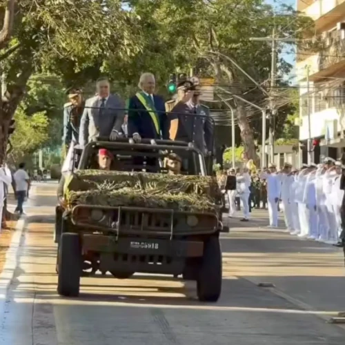 Prefeito e governador fazem desfile em carro aberto durante celebração do 7 de Setembro Foto redes sociais