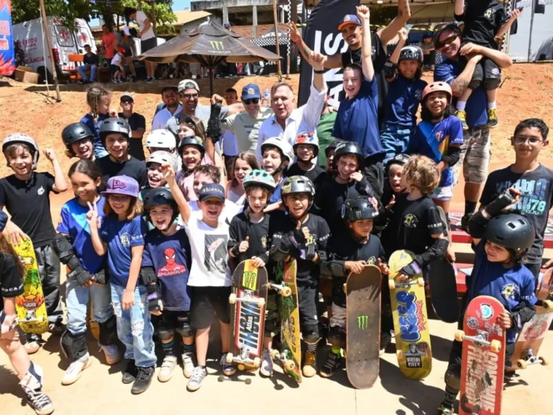 Prefeito inaugurou revitalização e anunciou novo espaço para skatistas - Foto Alex Malheiros Secom Goiânia