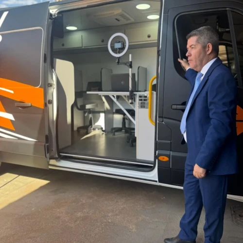 Detran-GO lança vans móveis para aplicação de provas teóricas no interior do Estado