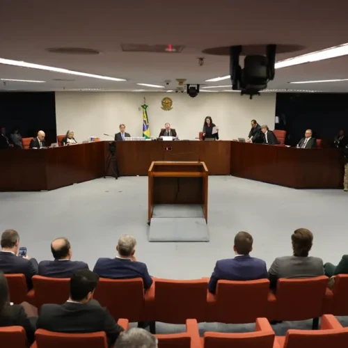 STF retoma julgamento da trama golpista com voto da ministra Cármen Lúcia