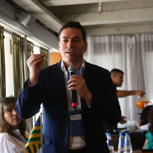 Goiás firma acordo para enviar estudantes e servidores às melhores universidades do mundo