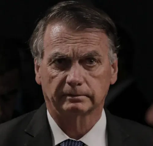 TCU é acionado para suspender remuneração de Bolsonaro e militares condenados por tentativa de golpe