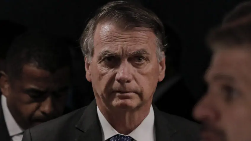 TCU é acionado para suspender remuneração de Bolsonaro e militares condenados por tentativa de golpe