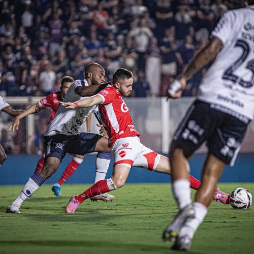 Atacante Gabriel Poveda - Vila Nova (Foto - Roberto Correa)