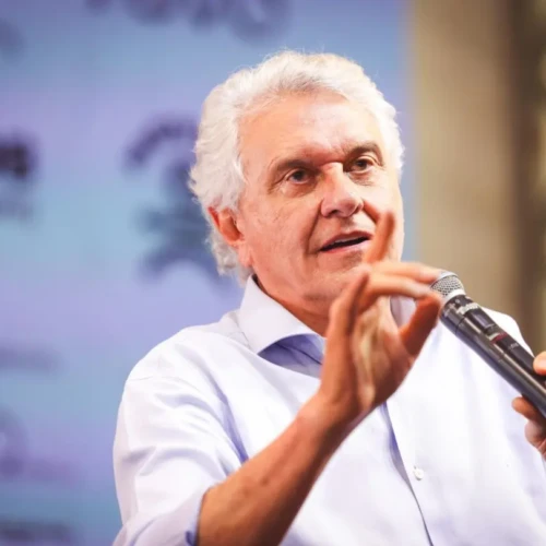 CAIADO-ROCAS-FESTIVAL_Hegon-Correa-1215x810