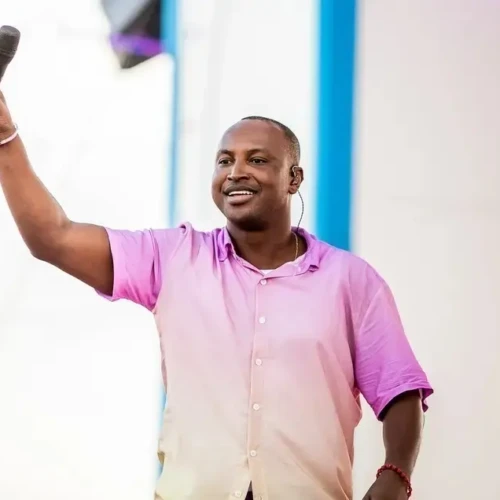 Turnê Tardezinha retorna a Goiânia com grande show no Estádio Serra Dourada