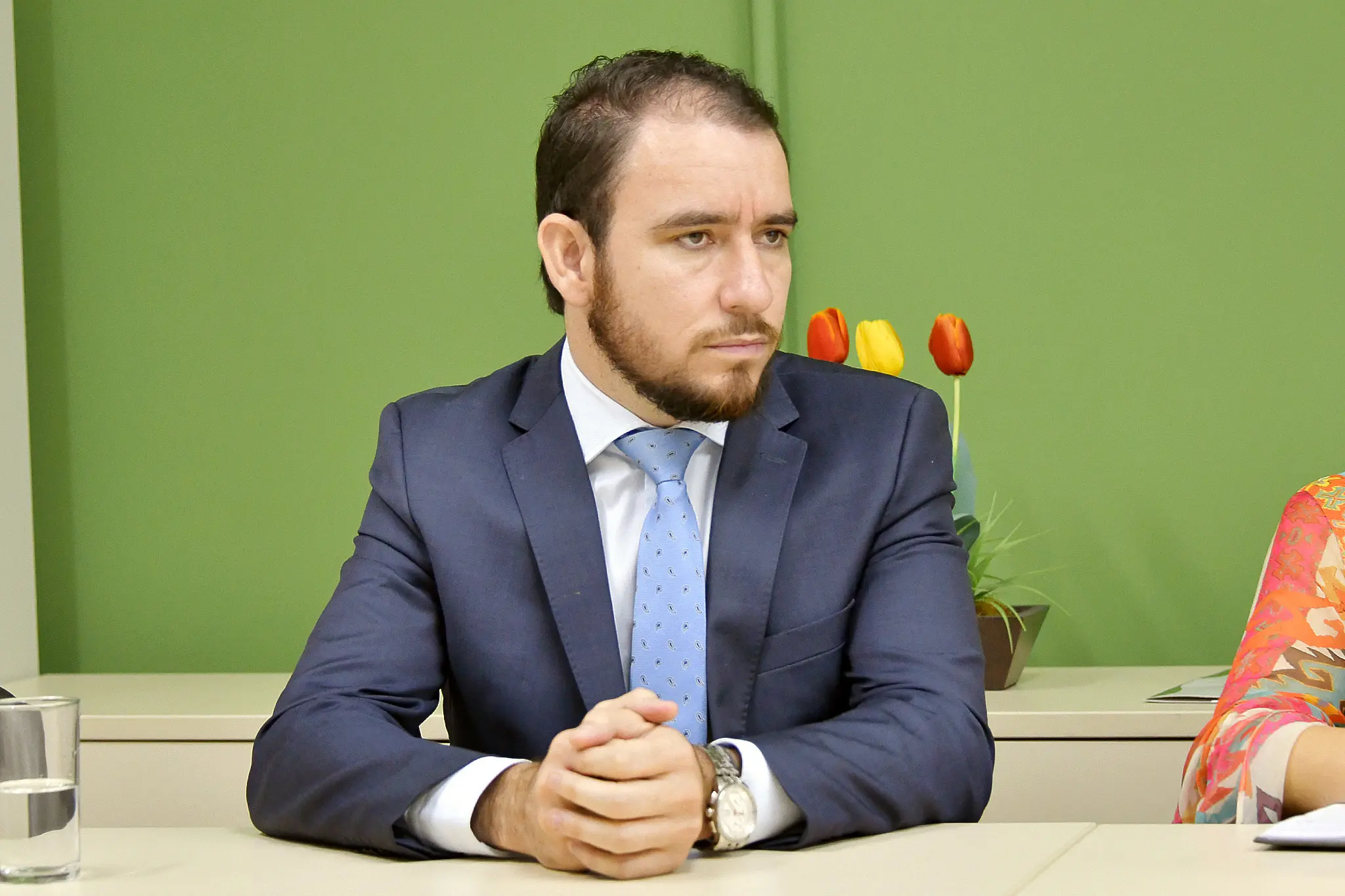 Wellington Bessa assume liderança do governo com perfil conciliador na Câmara