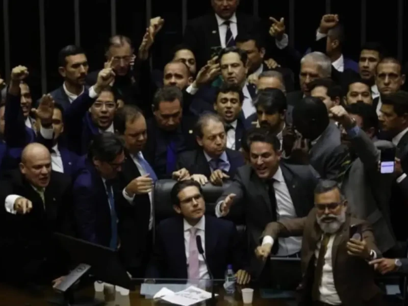 Invasão ao plenário constrangeu Hugo Motta em agosto e impediu abertura do semestre Foto reprodução redes sociais