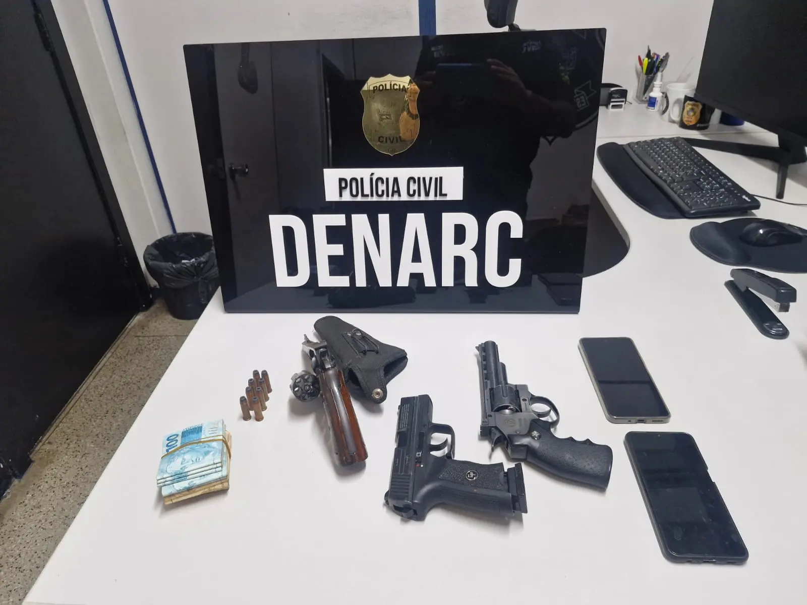 Família é presa por suspeita de tráfico de drogas e lavagem de dinheiro em Goiânia