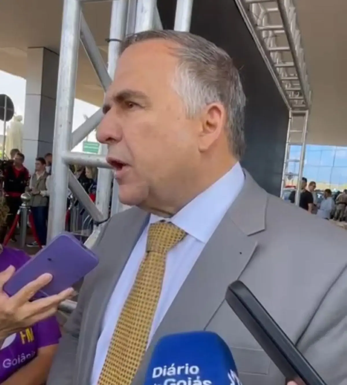 Mabel anuncia força tarefa para remover fios soltos Foto DG