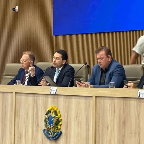 Leandro Vilela faz críticas à gestão de Vilmar Mariano e apresenta desafios financeiros de Aparecida