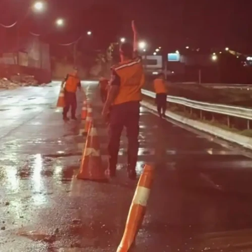 Bloqueio marginal - Reprodução Prefeitura