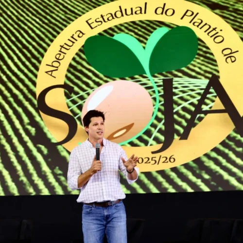 Daniel-Vilela-no-lancamento-da-safra-da-soja_Adalberto-Ruchelle-1215x810