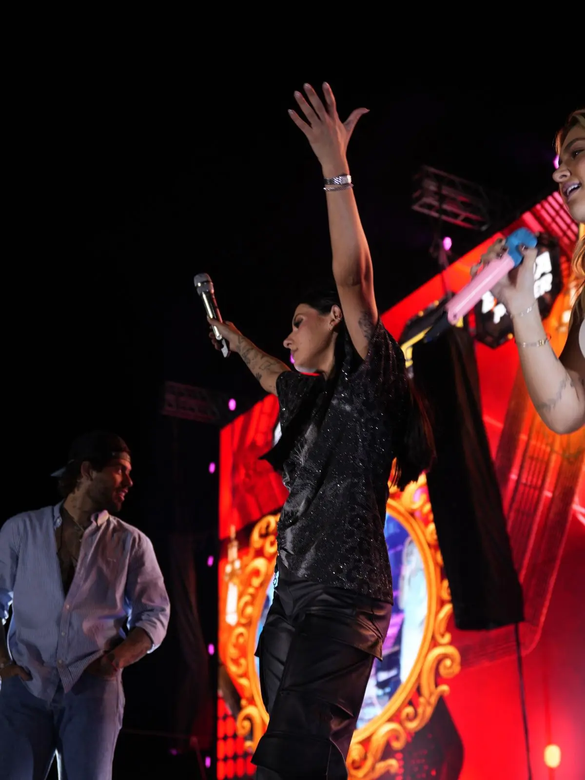 ana castela e zé felipe no aparecida é show_divulgação