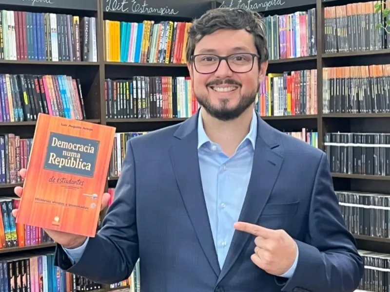 Luiz Augusto Araujo lança livro sobre memórias e ficção da vida em repúblicas estudantis