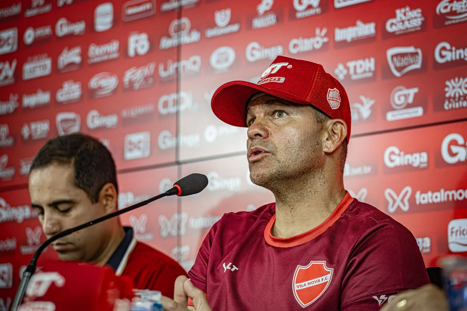 Apresentação de Umberto Louzer no Vila Nova (Foto - Roberto Corrêa)