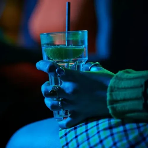 Alerta do Ministério da Justiça reforça fiscalização contra adulteração de bebidas alcoólicas com metanol