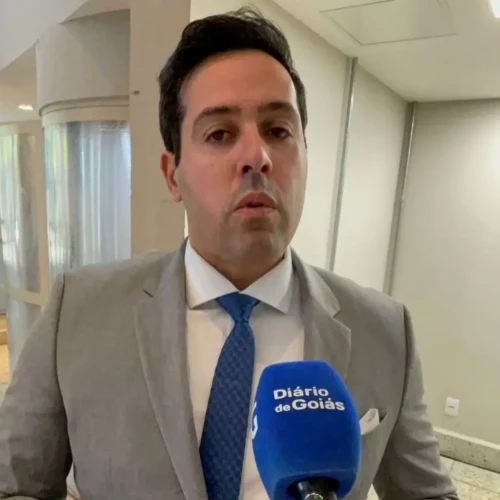 Planos de saúde ampliam lucros e negam tratamentos, denuncia o médico José Ramalho