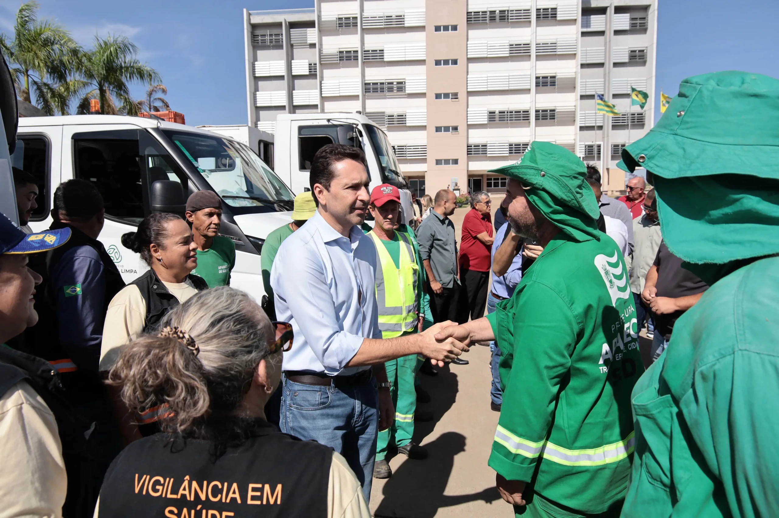 Prefeitura de Aparecida recolhe mais de 10 mil pneus em força-tarefa contra a dengue