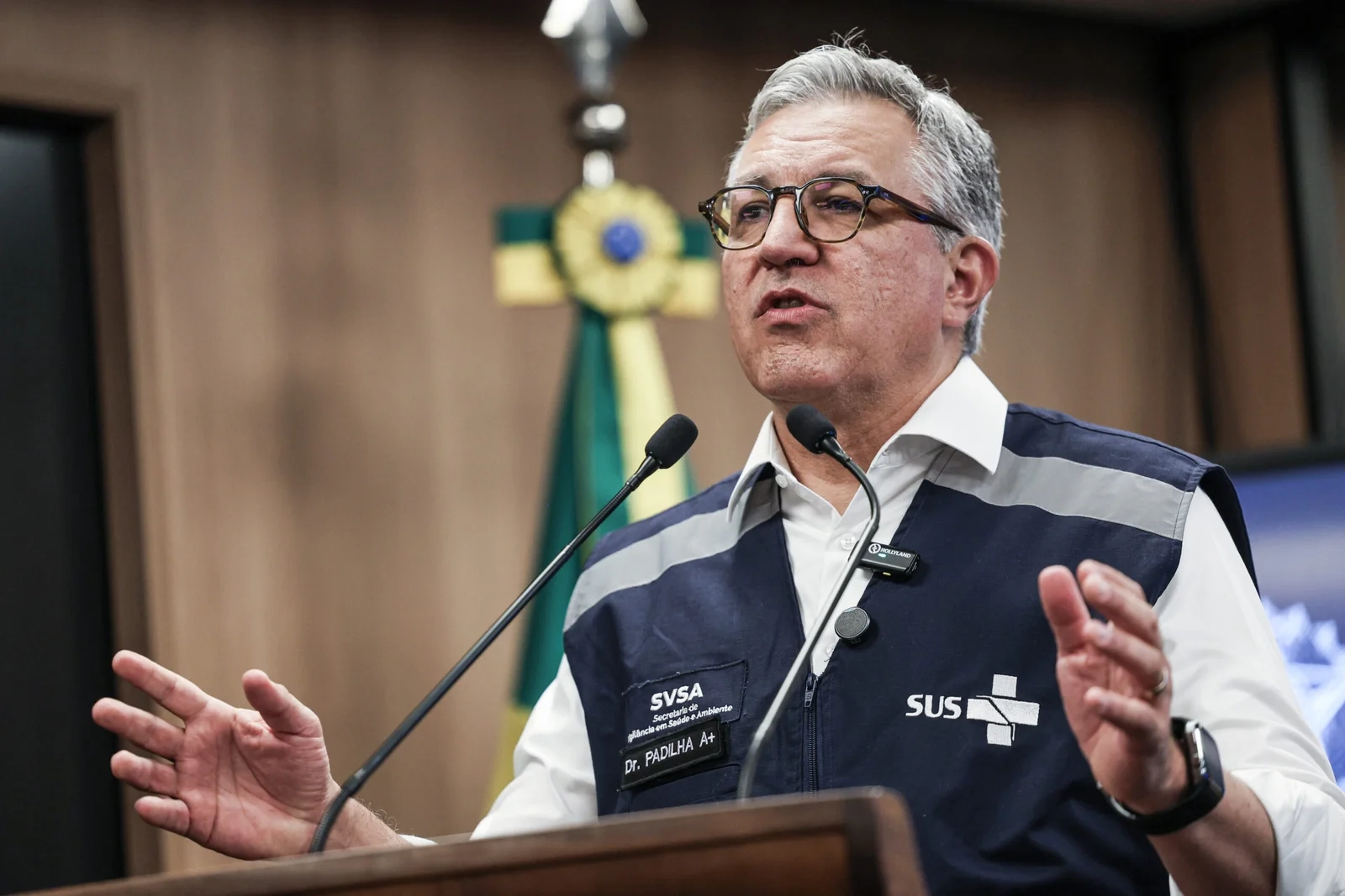 Ministro da Saúde confirma 127 casos suspeitos de intoxicação por metanol e anuncia chegada de antídotos ao Brasil