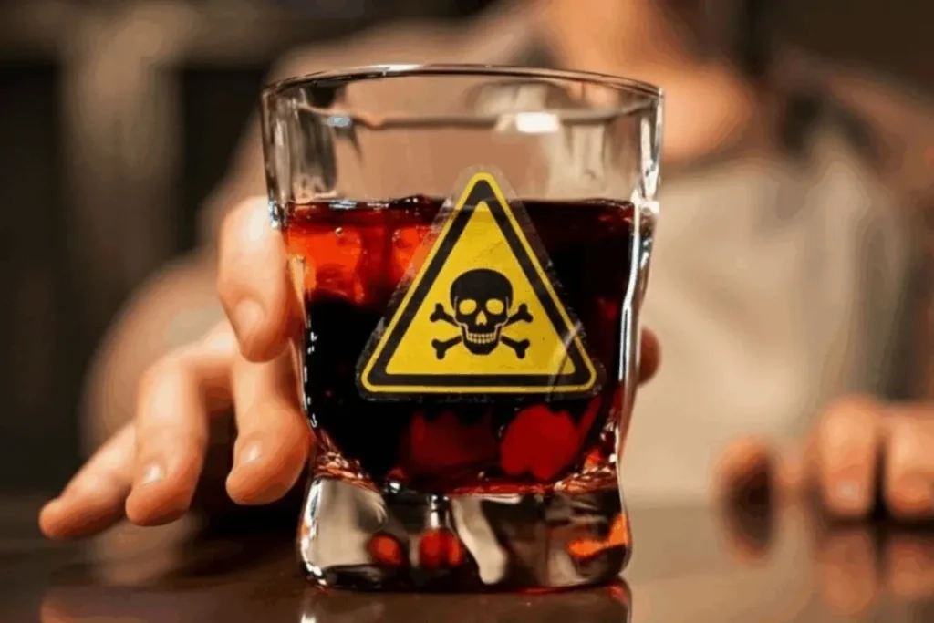 Jovem de 25 anos segue em estado grave com suspeita de intoxicação por metanol em Goiás